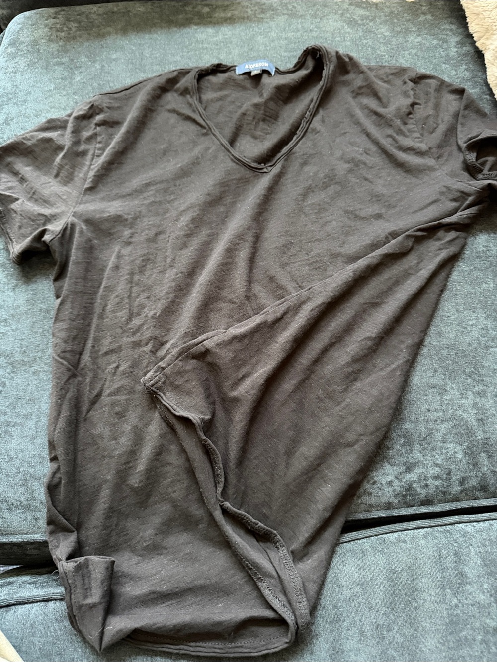 Men's V-Neck Short Sleeve Slub Tee in Black